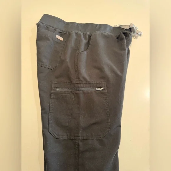 Figs Yola Skinny Scrub Pant 2.0 Size Medium/Tall Black Nurse Medical - Picture 3 of 11
